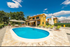 Ferienhaus Sonnenliebe mit Pool bei Zadar